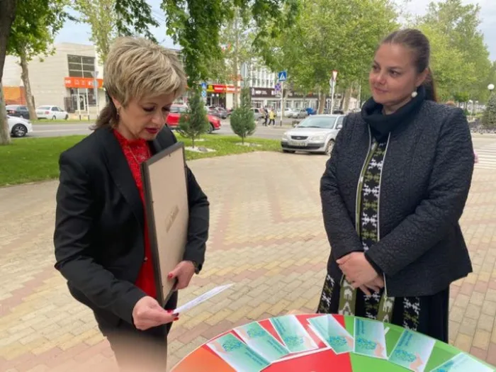 i (3) (1)